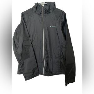 Columbia woman’s light weight wind breaker jacket